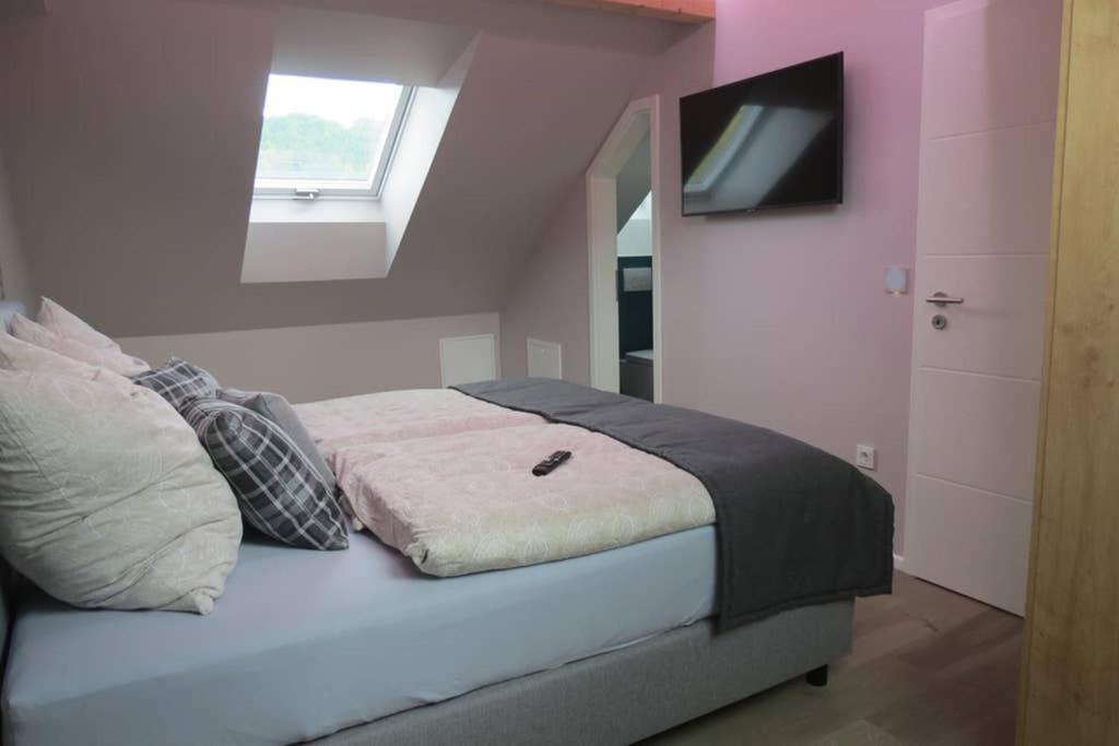 ורטהיים Ferienwohnung 'Burgblick' מראה חיצוני תמונה